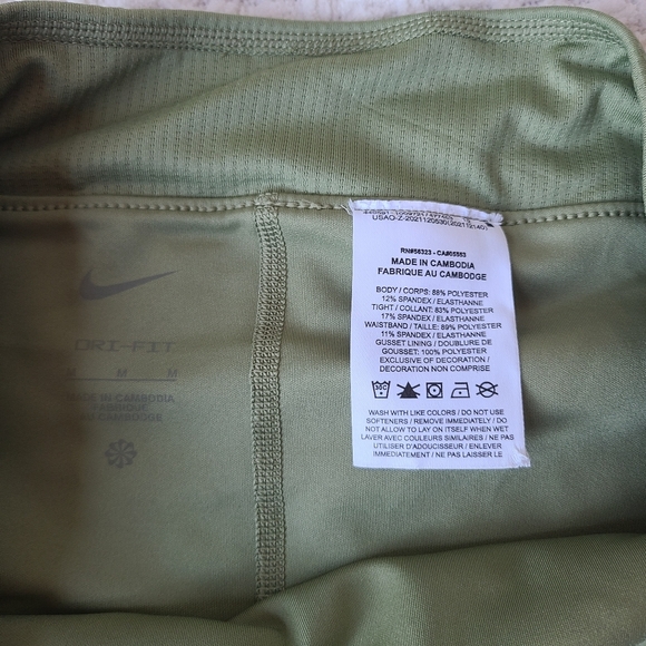 Nike Women's Olive Skater Skirt Size M - Picture 7 of 13